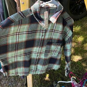 Trendy Green and Blue Cropped Blouse